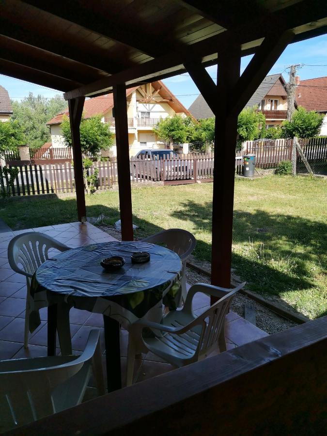 Ferienwohnung Roland Apartman Balatonlelle Exterior foto