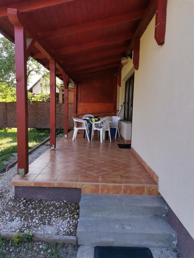 Ferienwohnung Roland Apartman Balatonlelle Exterior foto