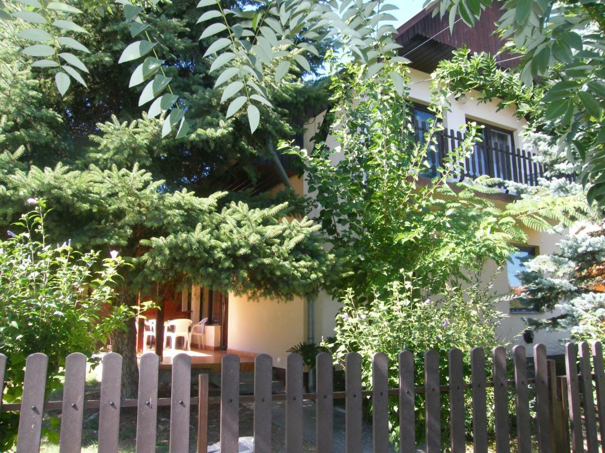 Ferienwohnung Roland Apartman Balatonlelle Exterior foto