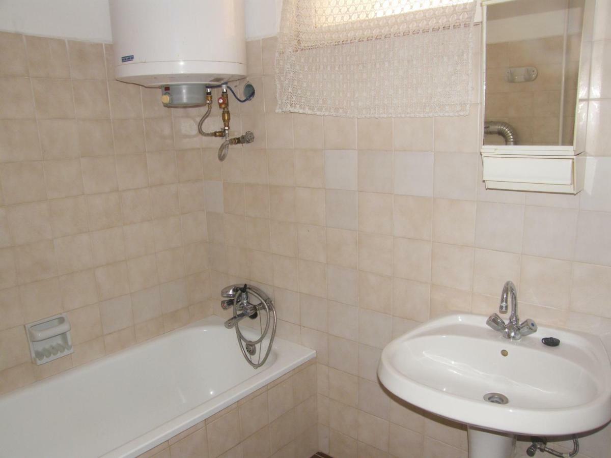 Ferienwohnung Roland Apartman Balatonlelle Exterior foto