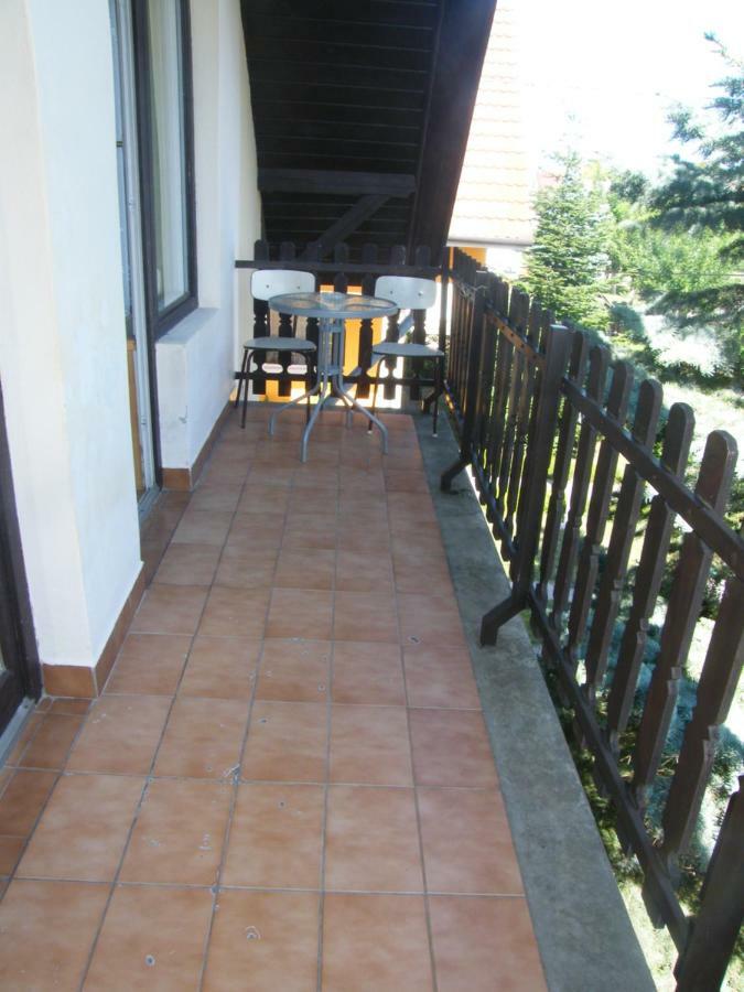 Ferienwohnung Roland Apartman Balatonlelle Exterior foto